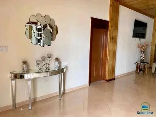Nounie Guest House شقة جيريمي
